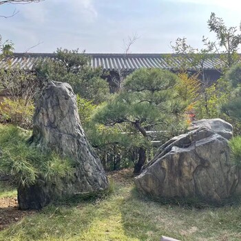 公園造景富貴綠石庭院廣泛用途假山石點(diǎn)綴綠色景石點(diǎn)景