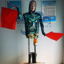 驱鸟仿真人驱鸟设备机场机械驱鸟人机场驱鸟设备变电站驱鸟设备光伏发电驱鸟设备
