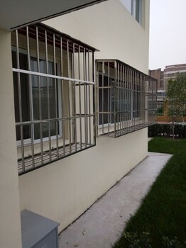 北京通州果园断桥铝窗不锈钢护栏安装阳台护网