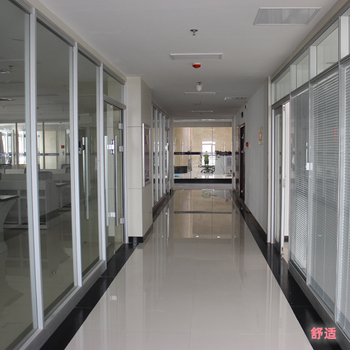 湖北武汉磁控双玻百叶玻璃隔断可以营造舒适的室内环境