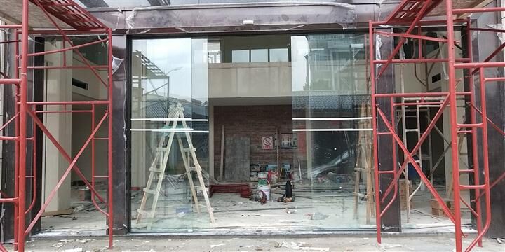 西安碑林區(qū)玻璃門維修,碑林區(qū)玻璃門維修更換玻璃地彈簧