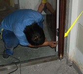 西安修门修防盗门房门提供木门室内门维修服务