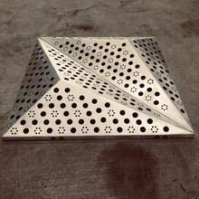 三角锥形铝单板