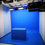 校园电视台融媒体中心虚拟演播室led柔光灯光布局