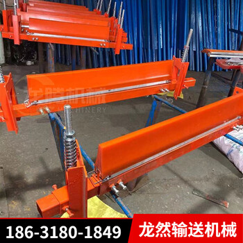 帶寬1米皮帶機(jī)頭部聚氨酯清掃器刮刀價(jià)格多少