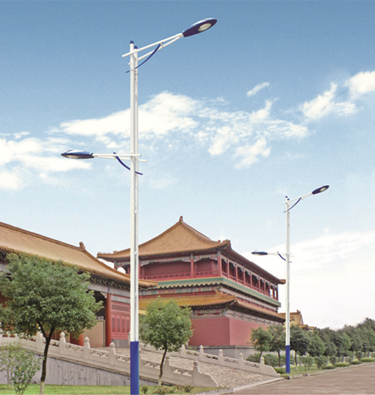 湖北襄樊路口高杆灯厂家日常生产