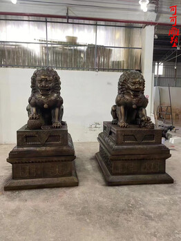 大型仿銅獅雕塑定制玻璃鋼仿真動(dòng)物雕塑門(mén)口獅子雕塑擺件