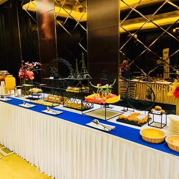 圣誕烤火雞定制甜品外賣平安夜自助餐到場服務