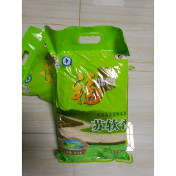 新鄉(xiāng)雜糧包裝機(jī)全自動給袋式糧食包裝機(jī)械義龍顆粒糧稱重設(shè)備
