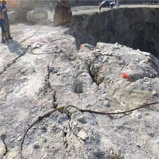 内蒙古通辽气体爆破设备开采各种坚硬石头