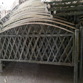 三亚碳化木护栏仿木纹栏杆竹篱笆竹子护栏