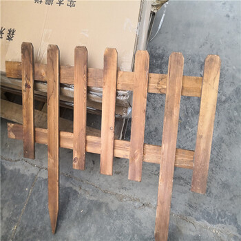 臨沂蒼山道路圍欄防腐木木柵欄竹籬笆竹子護(hù)欄