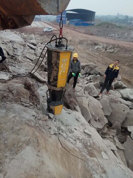 挖地基遇到大石头用岩石设备岩石分裂机