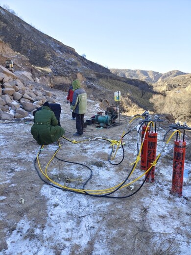 矿山岩石分裂器岩石劈裂机