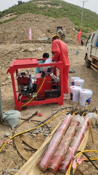 巖石基坑爆破開(kāi)挖方案液壓劈裂機(jī)