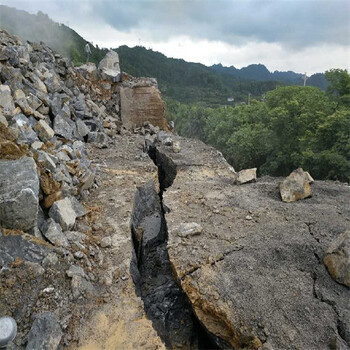 新疆地基開挖中德鼎立氣體爆破多少錢一方