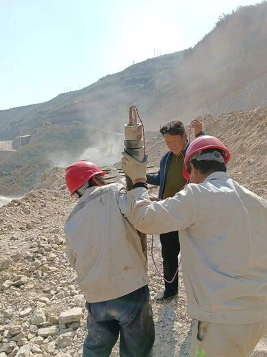 湖北鄂州隧道煤矿使用气体爆破代替炸药爆破
