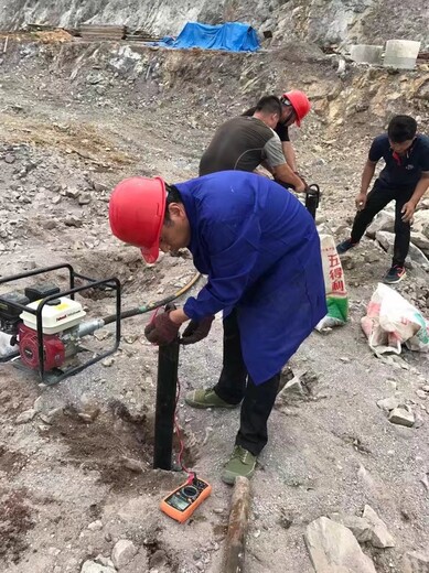 云南麗江中德鼎立氣體爆破自己就可以操作