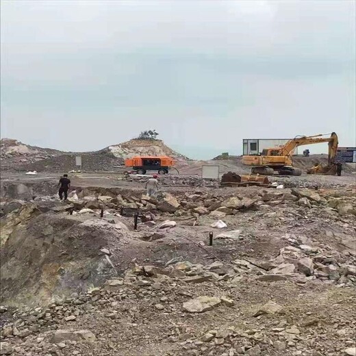 新疆昌吉中德鼎立气体爆破露天煤矿