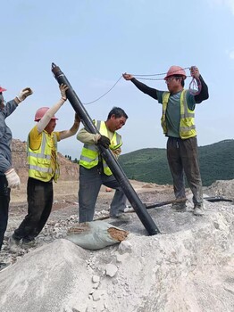 重慶南岸氣體膨脹爆破露天煤礦