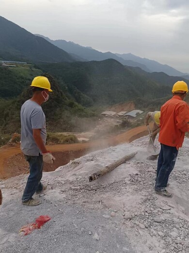 新疆阿勒泰二氧化碳气体爆破生产研发基地