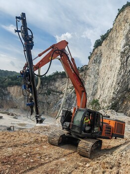 福建龙岩矿山不用炸药开采设备施工现场