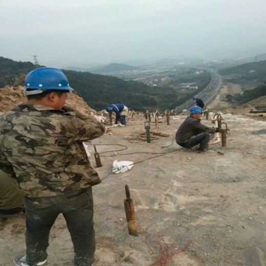 陕西汉中矿山不用炸药开采施工队伍