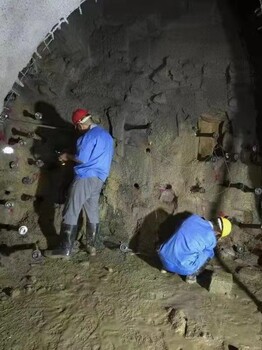 青海海北井下巷道空氣爆破新型礦山設(shè)備