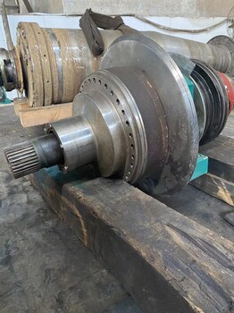 山東萊蕪DWL520E臥螺離心機齒輪箱維修改造