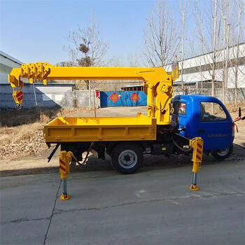 三輪移樹隨車吊3米4節(jié)伸縮吊臂自備吊小型車載吊機(jī)運(yùn)輸車