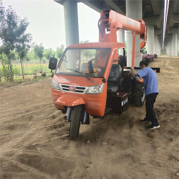 5噸三輪移動(dòng)車(chē)載吊機園林綠化移樹(shù)吊祥運虎三馬子隨車(chē)吊
