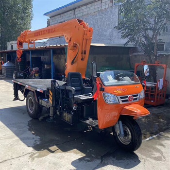 建筑工程液壓三輪隨車吊三馬子起重機(jī)農(nóng)用小樹林吊運(yùn)一體機(jī)