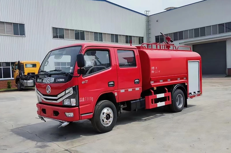 东风4吨消防洒水车,4吨简易消防车,4吨多功能洒水车