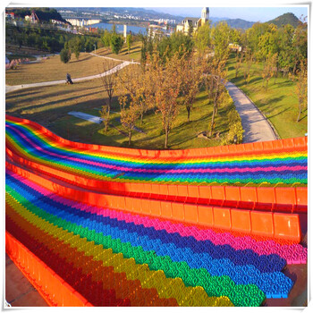 七彩滑梯彩虹你是那么的神奇那么的美妙