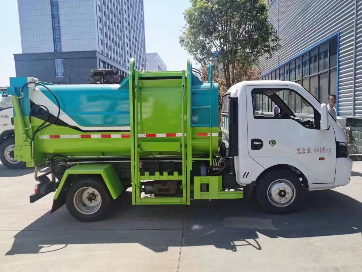垃圾车改装电动车配件批发市场在哪