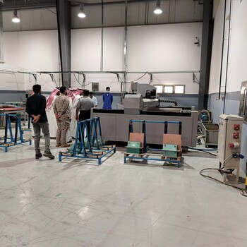 沙特王儲參觀飛旋數(shù)控玻璃磨邊機(jī)FX2515玻璃加工中心