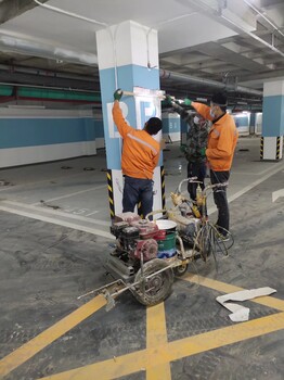 天津西青区艺术墙面分区地下车库立柱彩色喷涂区域分区工程施工