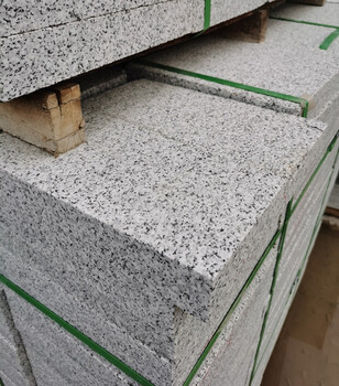 汨羅芝麻白10X15路緣石廠家價(jià)格景區(qū)建筑工程用