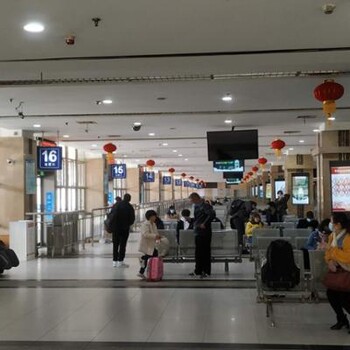 成都到湛江的汽车车站