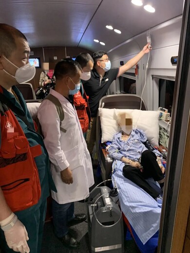 怀化120救护车接送病人服务-长途跨省转院-当地就近派车