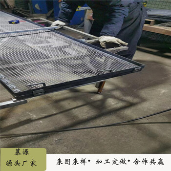 柳州輸送機(jī)鐵絲網(wǎng)-皮帶機(jī)護(hù)欄圍欄
