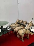 西安旅游纪念品秦始皇铜车马模型摆件有售