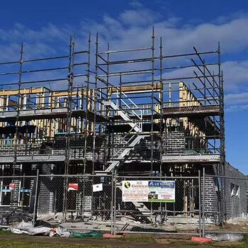 出國澳大利亞在建筑工地做瓦工的廣西欽州人包吃包住年薪43萬
