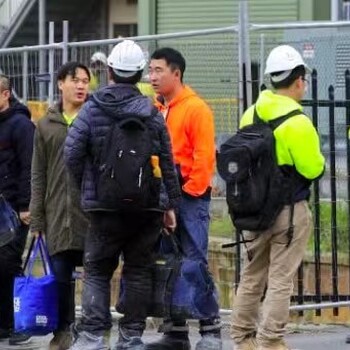 重慶萬(wàn)盛人出國在澳大利亞的建筑工地做抹灰工包吃包住年薪43萬(wàn)