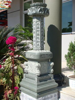 寺廟石雕出食臺(tái)