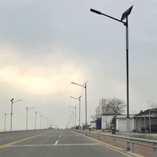 天津塘沽方管路灯6米8米太阳能路灯
