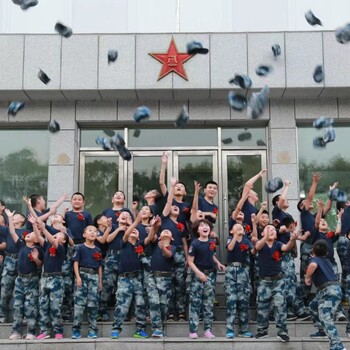 雛鷹?2024年冬令營軍事體驗(yàn)活動開始報名啦！