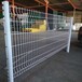 喷塑桃型柱护栏网三角折弯护栏果园养殖隔离栅停车场围栏网
