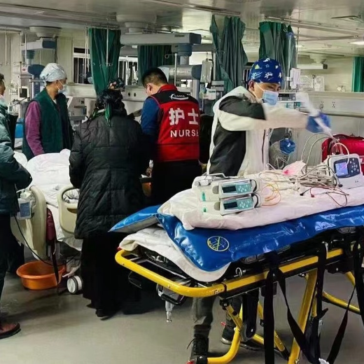 呼和浩特120转院跨省救护车出租-ICU病人出院救护车-收费合理