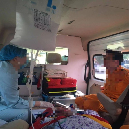 广州长途120救护车转运病人-跨省转诊救护车收费标准-长途护送